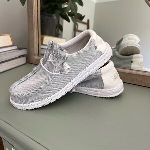 Hey Dude Men's Wally Sox Stone/White Slip On Shoes Men’s Size 10